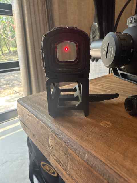 Aimpoint Acro P-2 w/quick release mount