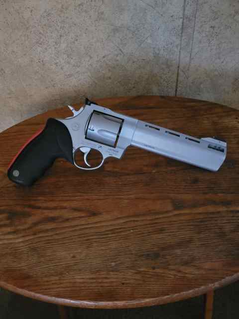 Taurus Raging Bull 454 Casull 