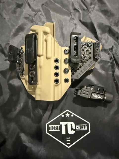 Tier 1 APX Holster for G19 w/Tlr7Hlx (RH)