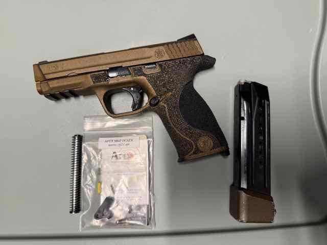 M&amp;P 9mm