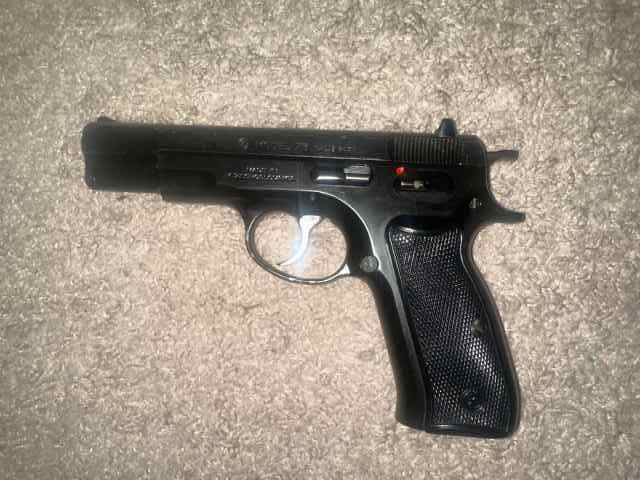 CZ 75 Pre-B - 3 Mags